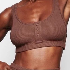 SKIMS waffle Henley bra garnet size large